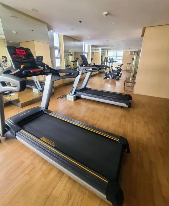 Апартаменты House Of B&Y At 101 Newport Across Naia T3 Манила Экстерьер фото