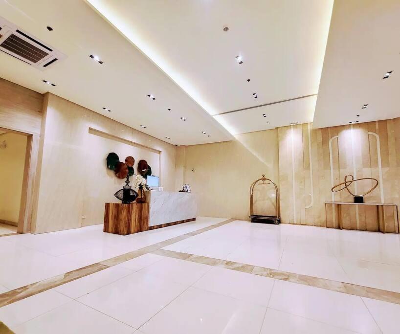 Апартаменты House Of B&Y At 101 Newport Across Naia T3 Манила Экстерьер фото