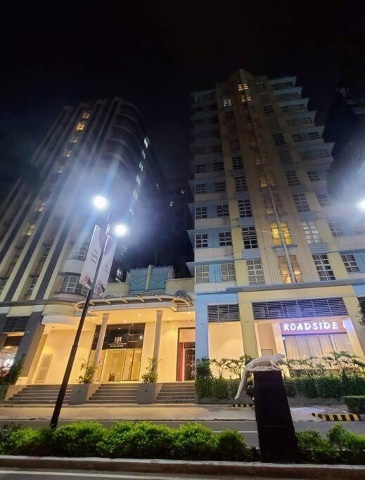 Апартаменты House Of B&Y At 101 Newport Across Naia T3 Манила Экстерьер фото