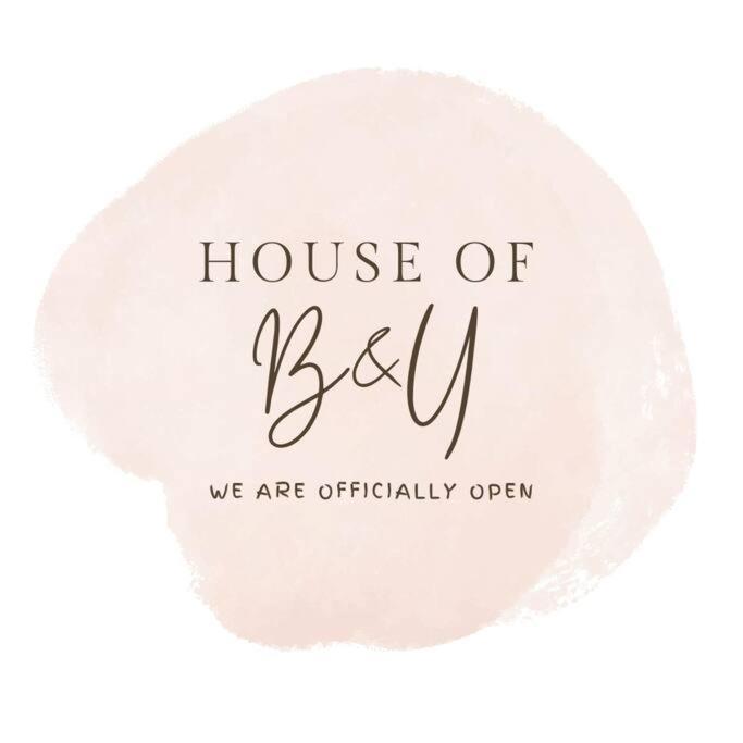 Апартаменты House Of B&Y At 101 Newport Across Naia T3 Манила Экстерьер фото