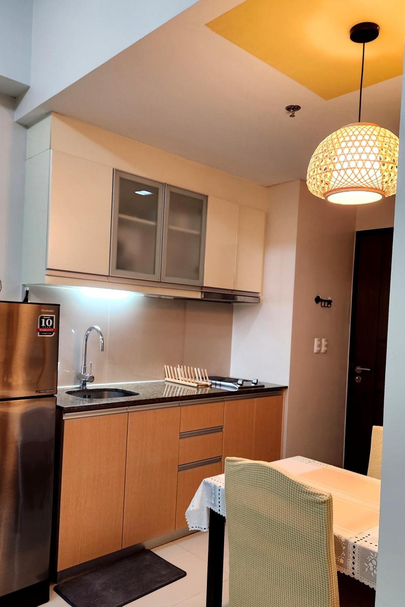 Апартаменты House Of B&Y At 101 Newport Across Naia T3 Манила Экстерьер фото