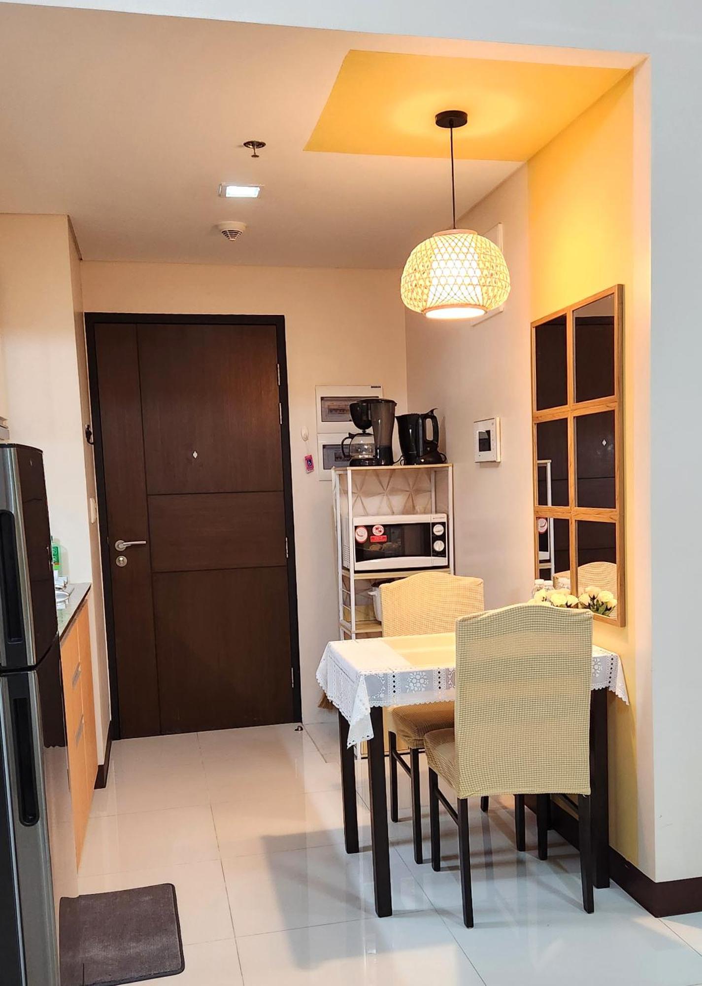 Апартаменты House Of B&Y At 101 Newport Across Naia T3 Манила Экстерьер фото